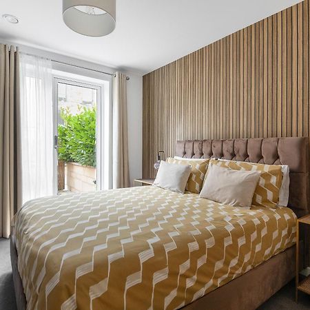 Beautiful Meadowbank Apartment With On-Street Parking Единбург Екстериор снимка