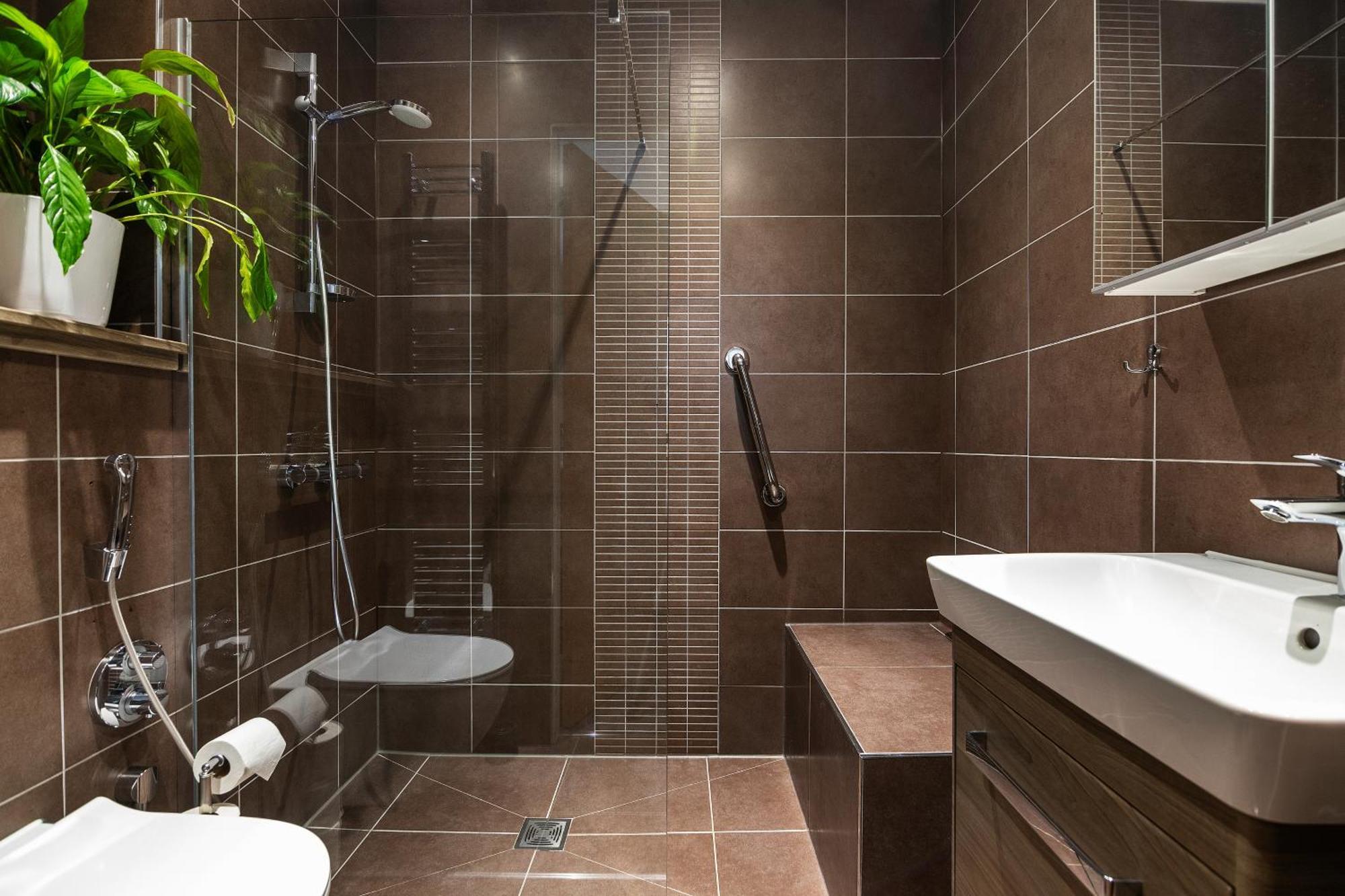 Beautiful Meadowbank Apartment With On-Street Parking Единбург Екстериор снимка