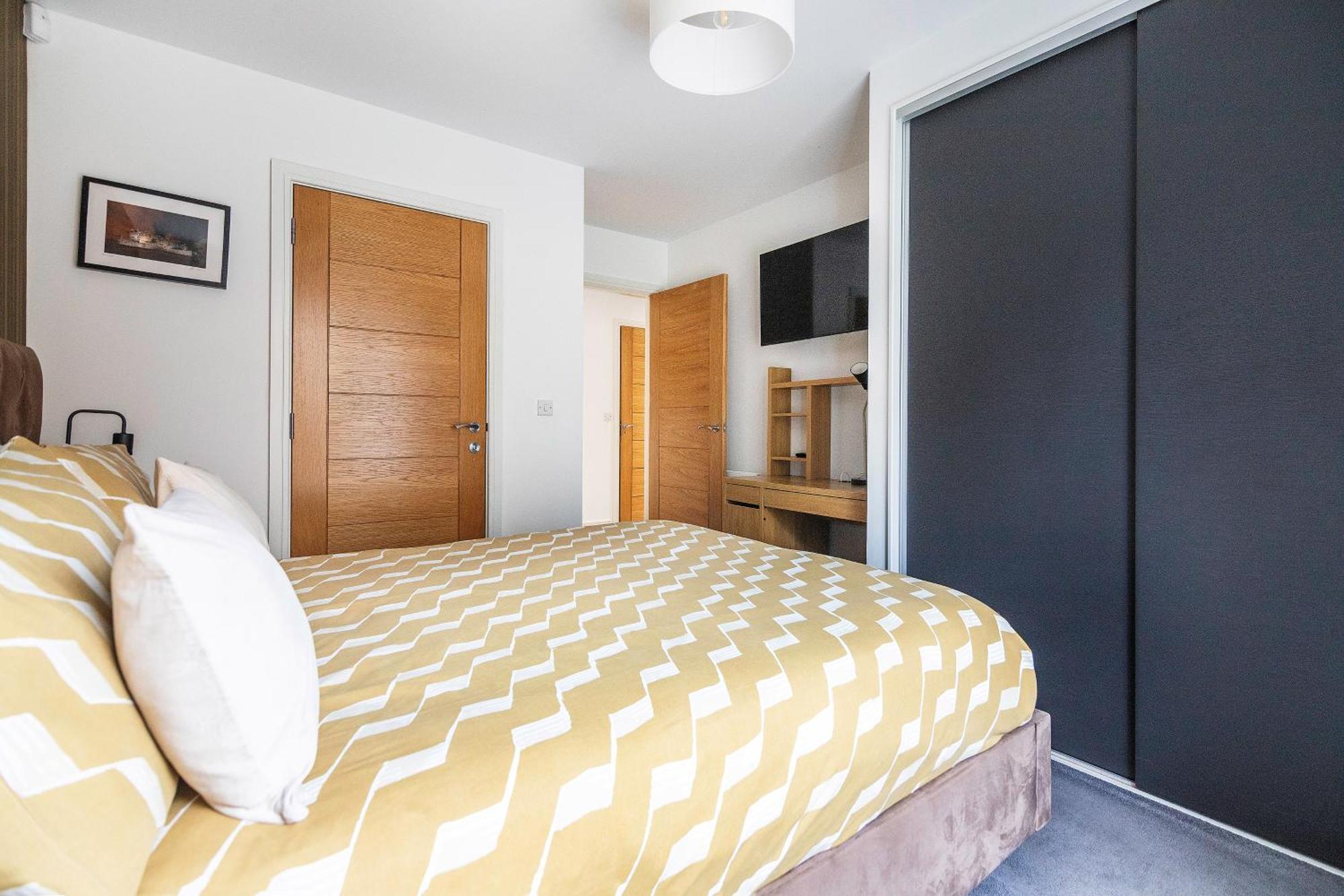 Beautiful Meadowbank Apartment With On-Street Parking Единбург Екстериор снимка